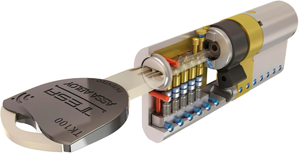 Fotografía técnica oficial de Tesa Assa Abloy, TK153040L, Cilindro de Alta Seguridad, TK100, Doble Embrague, Leva Larga - Vista frontal con fondo blanco