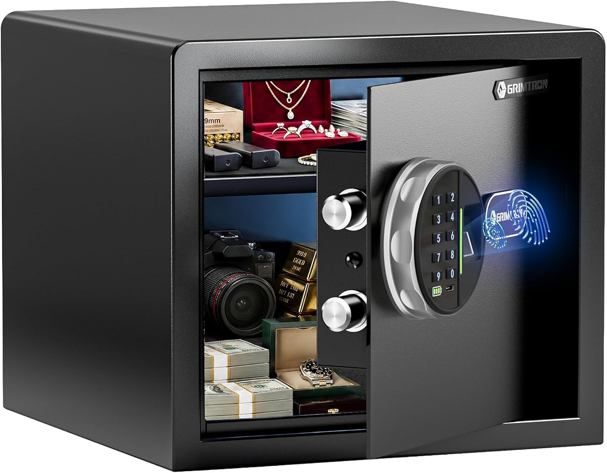 Ver especificaciones técnicas y precio actualizado de Grimtron Caja fuerte biométrica 22L, 9,1 kg | Huella digital, modo silencioso, teclado Fotografía técnica oficial de Grimtron Caja fuerte biométrica 22L, 9,1 kg | Huella digital, modo silencioso, teclado - Vista frontal con fondo blanco
